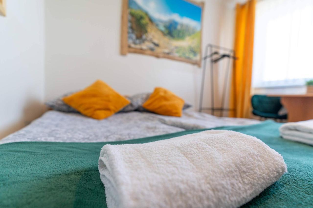 Widokowy Apartament - Pokoje Goscinne Banska Wyzna Eksteriør billede