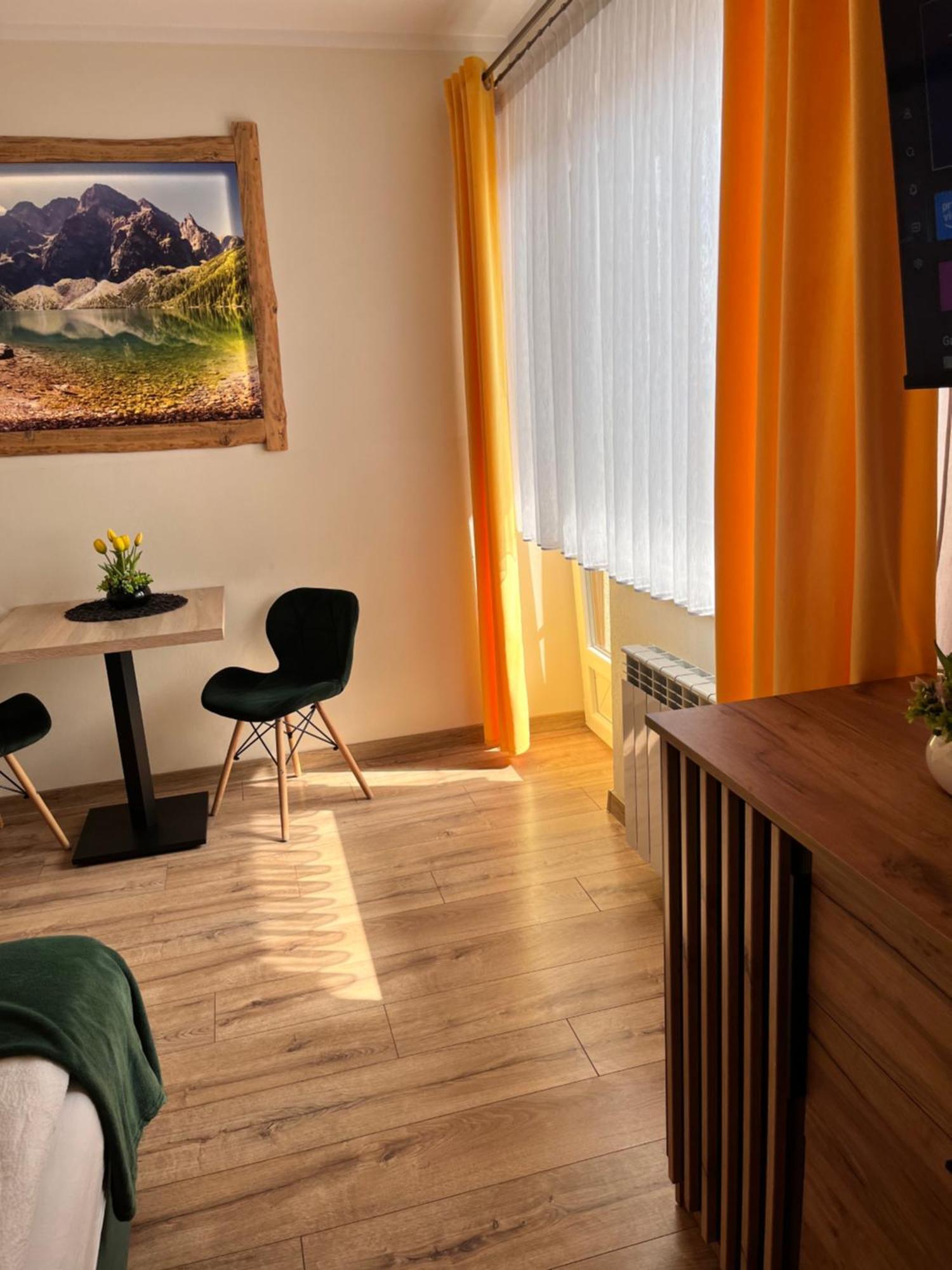 Widokowy Apartament - Pokoje Goscinne Banska Wyzna Eksteriør billede